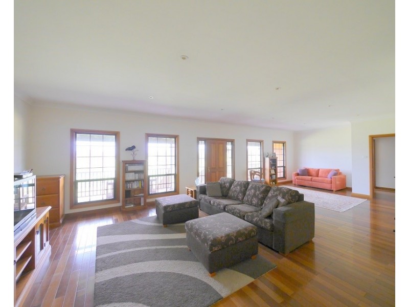 226 Elouera Road, Cowra NSW 2794