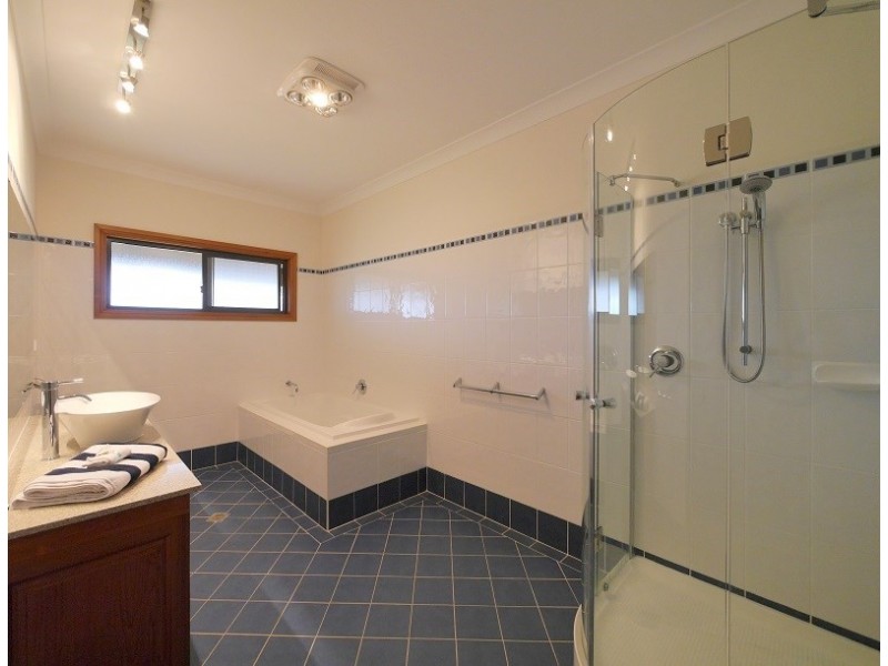 226 Elouera Road, Cowra NSW 2794