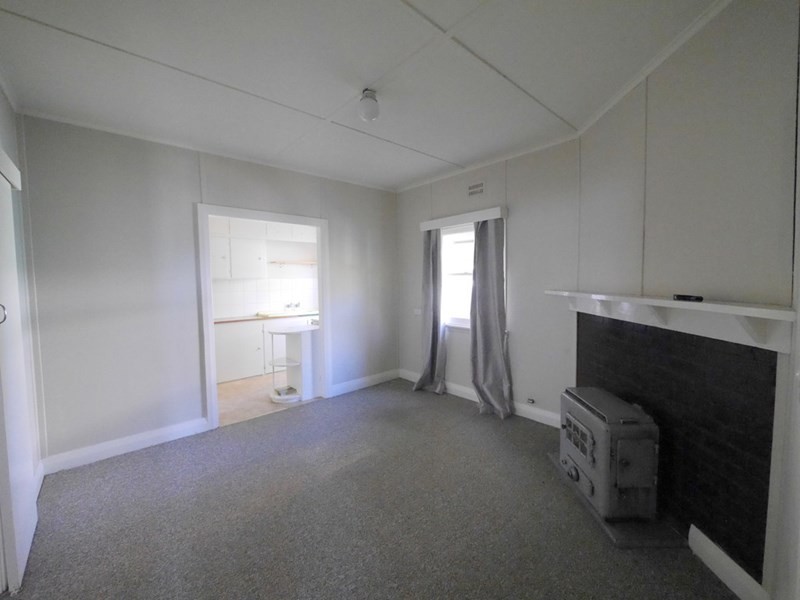 9 Nelson Street, Cowra NSW 2794