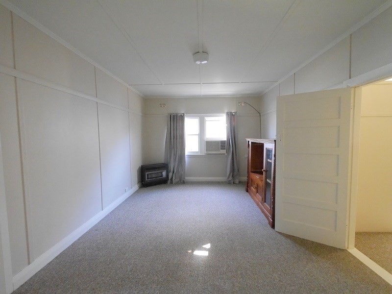 9 Nelson Street, Cowra NSW 2794