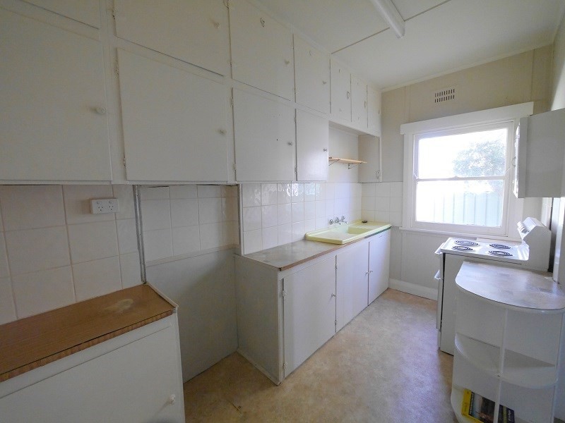 9 Nelson Street, Cowra NSW 2794