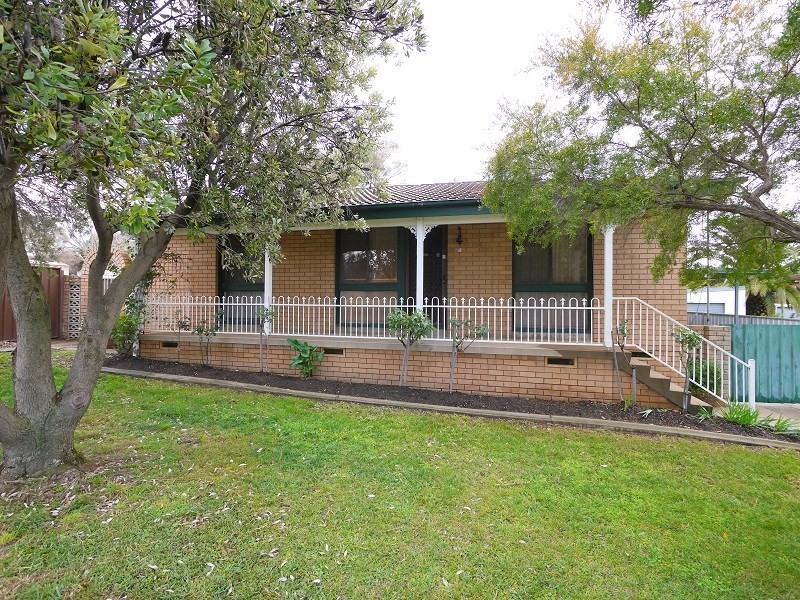 5 Wollowra Street, Cowra NSW 2794