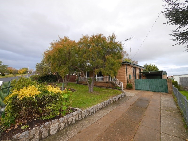 5 Wollowra Street, Cowra NSW 2794