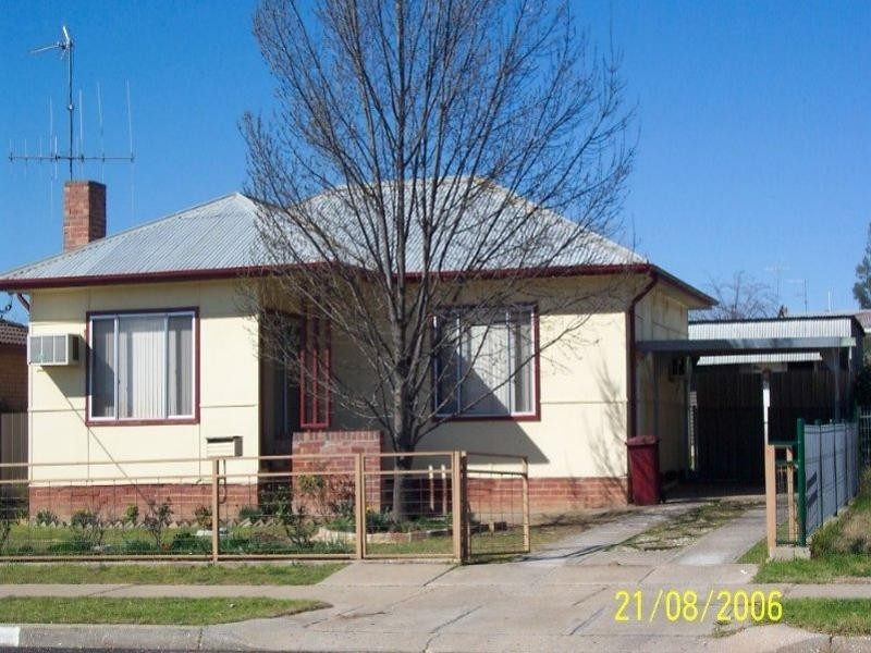 33 Darling Avenue, Cowra NSW 2794