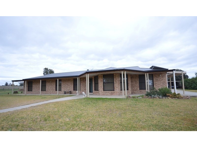 51 Hartley Street, Cowra NSW 2794