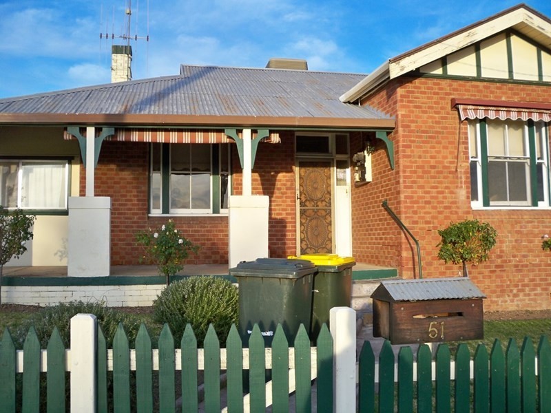 51 Darling Avenue, Cowra NSW 2794