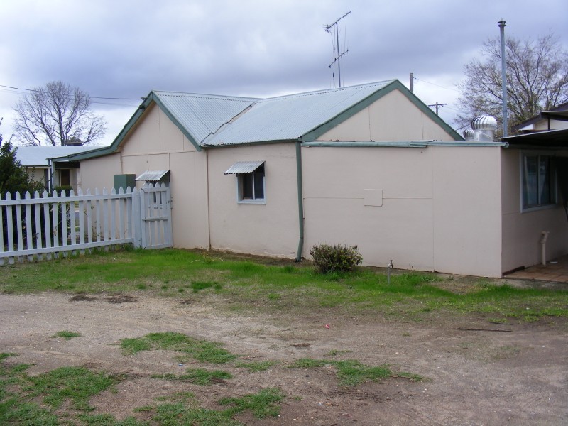 11 Victor Street, Cowra NSW 2794