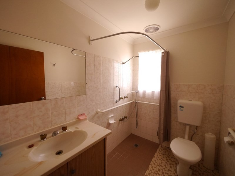15 Bramall, Cowra NSW 2794
