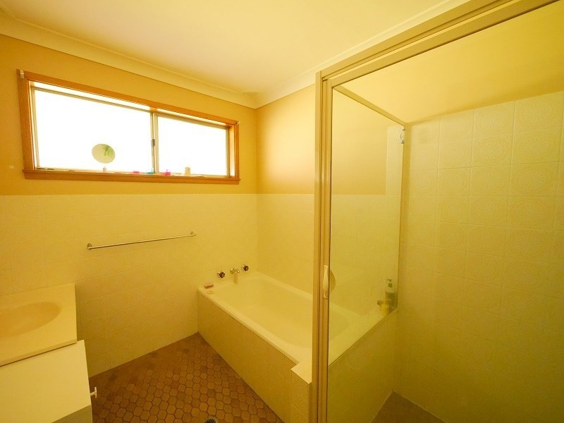 38 Lyall Street, Cowra NSW 2794