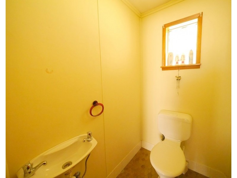 38 Lyall Street, Cowra NSW 2794