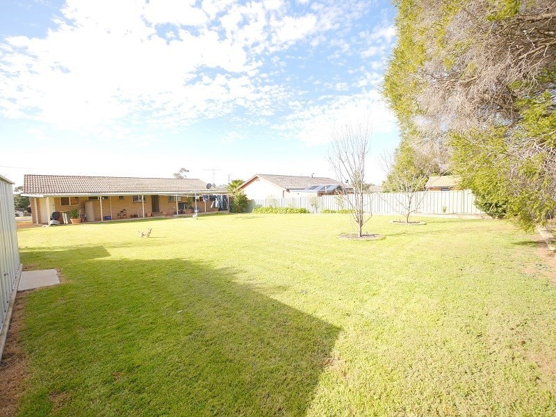 38 Lyall Street, Cowra NSW 2794