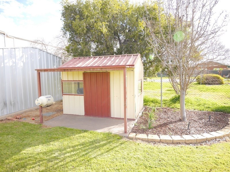 38 Lyall Street, Cowra NSW 2794