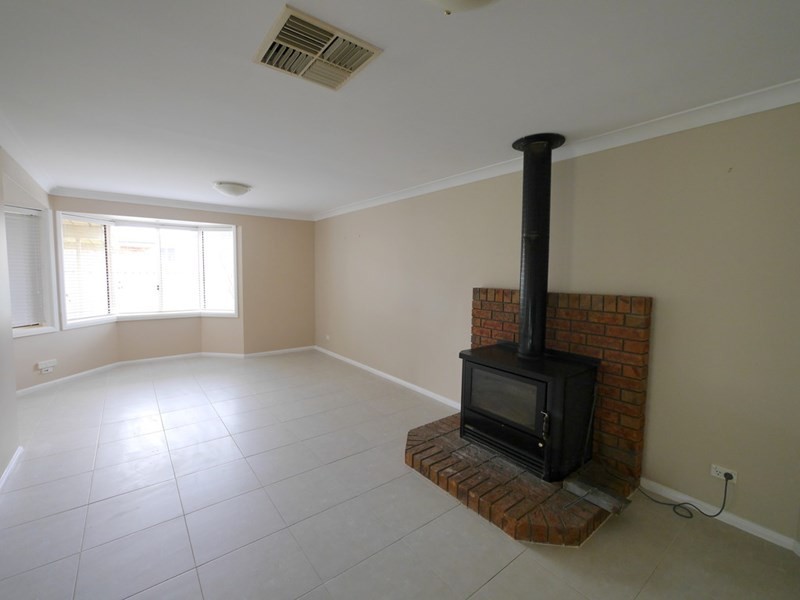 75 Lyall Street, Cowra NSW 2794