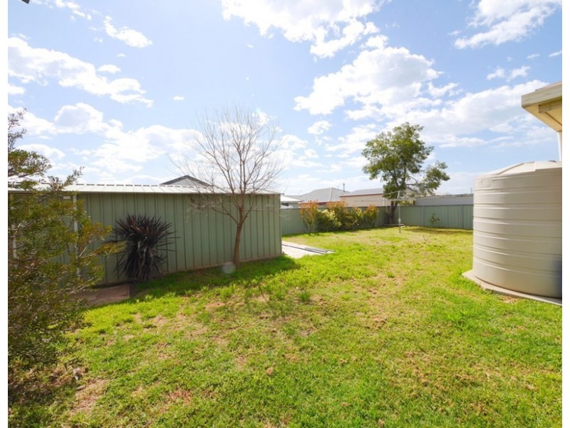 75 Lyall Street, Cowra NSW 2794
