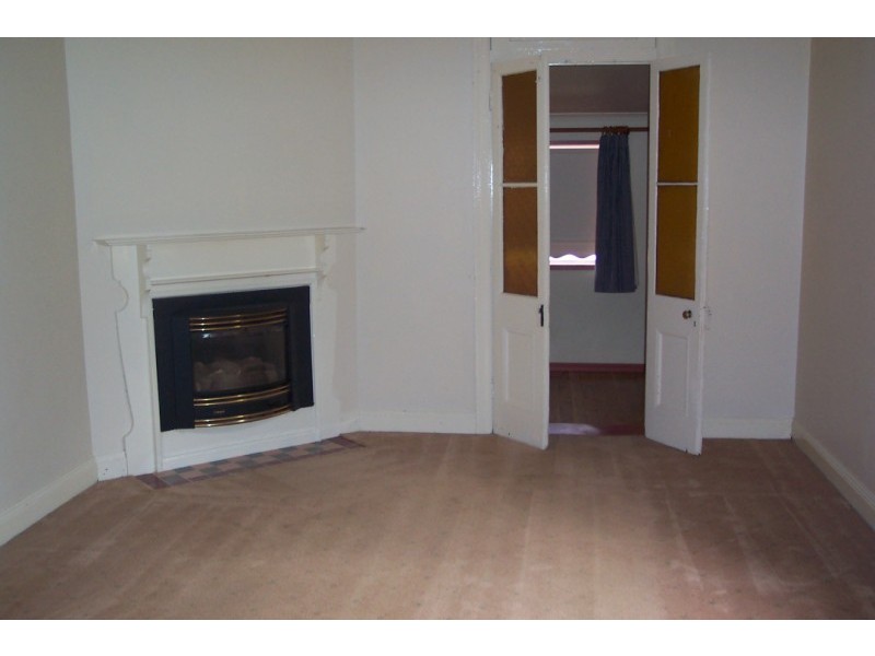 5 Poignand Avenue, Cowra NSW 2794