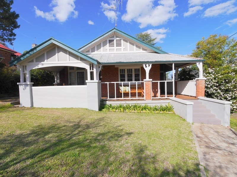 151 Fitzroy Street, Cowra NSW 2794