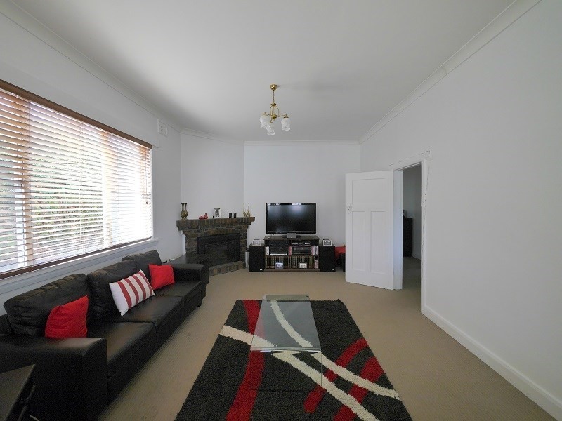 151 Fitzroy Street, Cowra NSW 2794