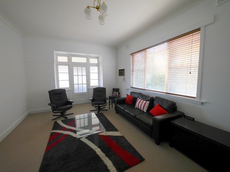 151 Fitzroy Street, Cowra NSW 2794