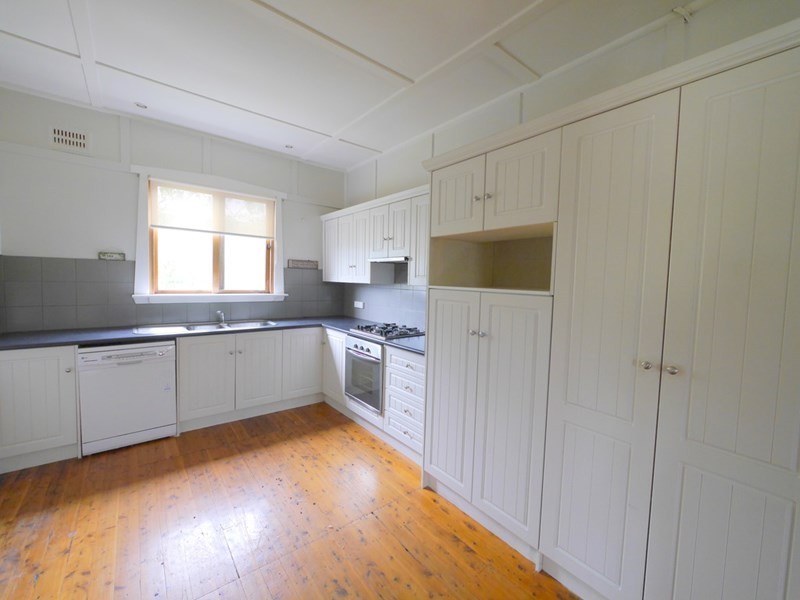 10 Vaux Lane, Cowra NSW 2794