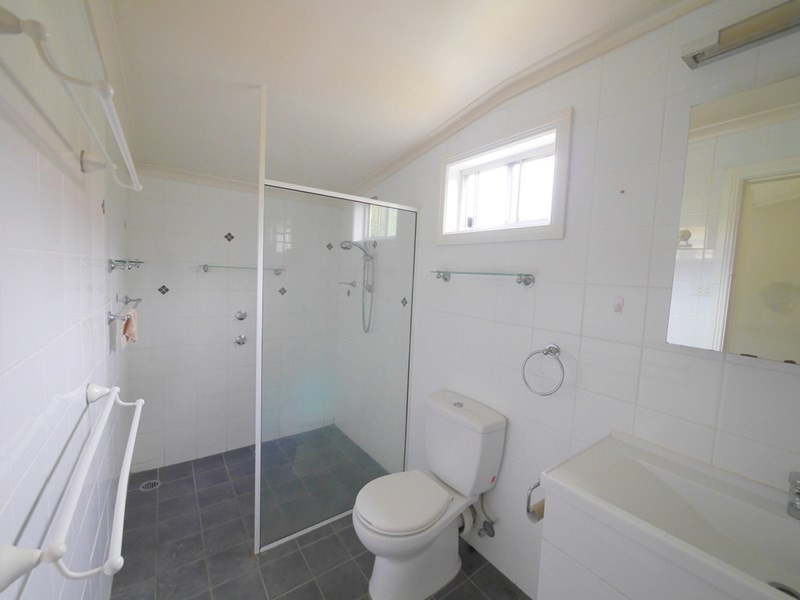 10 Vaux Lane, Cowra NSW 2794