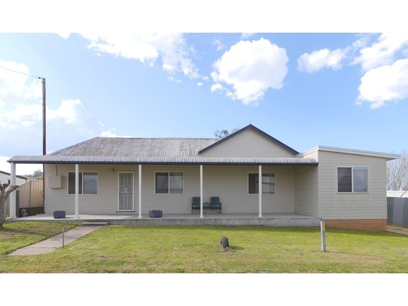 8 Bakery Lane, Cowra NSW 2794
