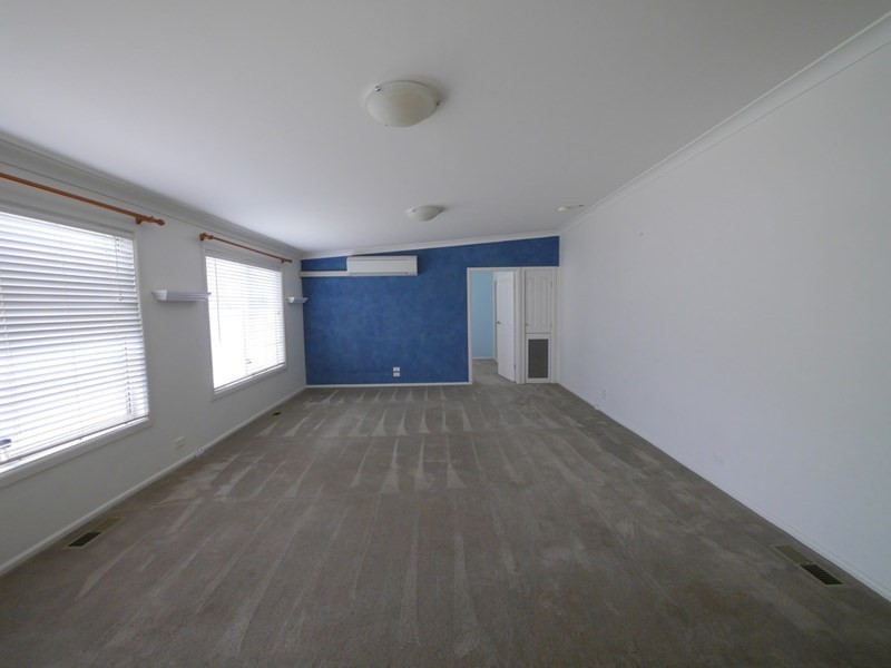 8 Bakery Lane, Cowra NSW 2794