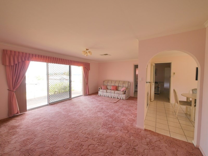 124 Fitzroy Street, Cowra NSW 2794