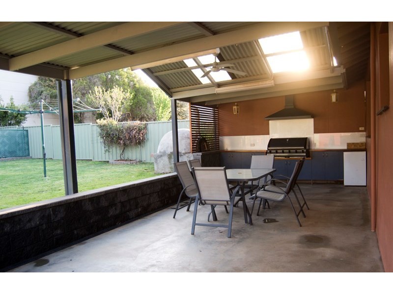 36 Lyall Street, Cowra NSW 2794