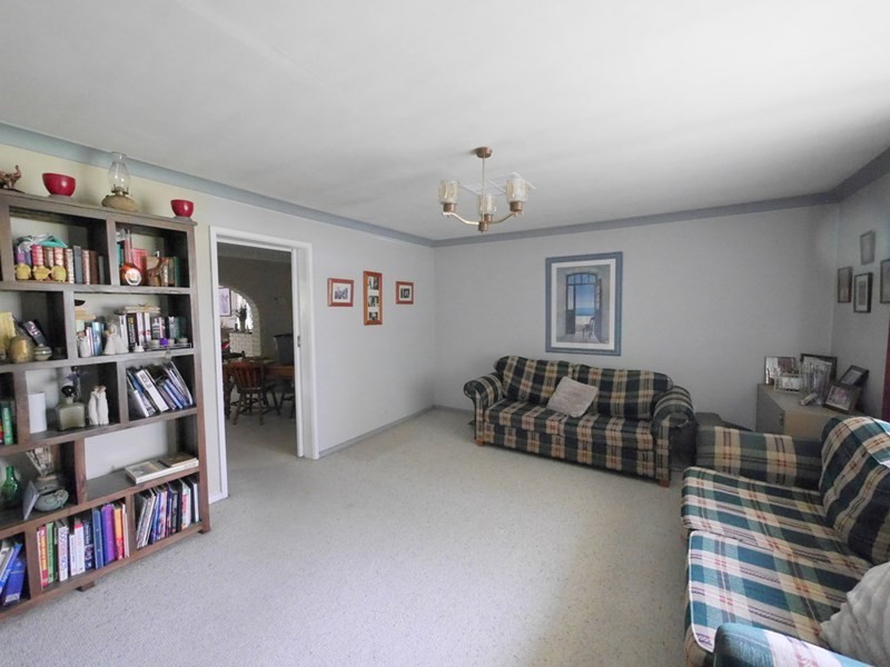 1 Coolabah Crescent, Cowra NSW 2794