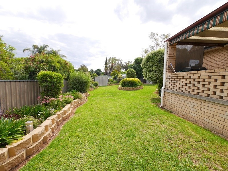 1 Coolabah Crescent, Cowra NSW 2794