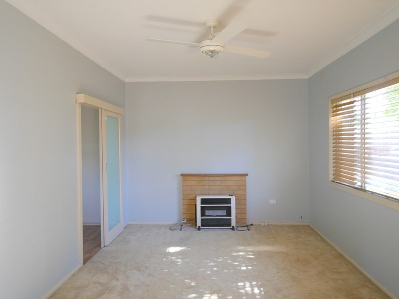 98 Redfern Street, Cowra NSW 2794