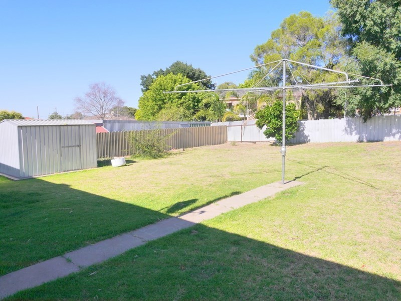 98 Redfern Street, Cowra NSW 2794
