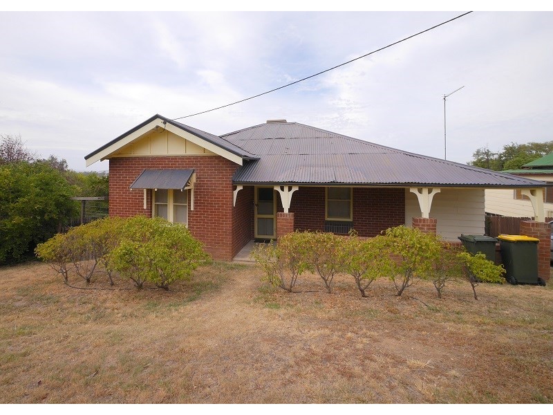 71 Liverpool Street, Cowra NSW 2794