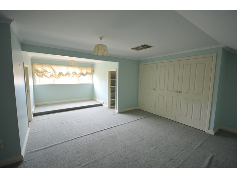 1 Appian Way, Cowra NSW 2794