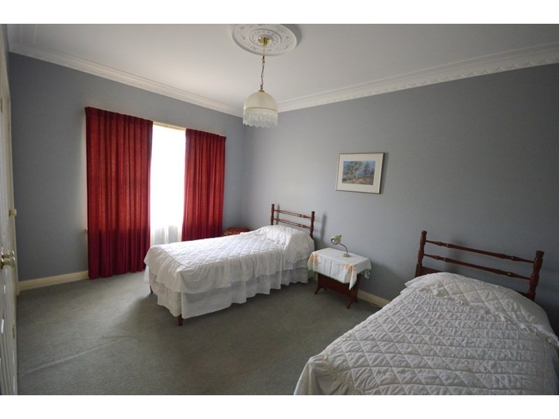 1 Appian Way, Cowra NSW 2794