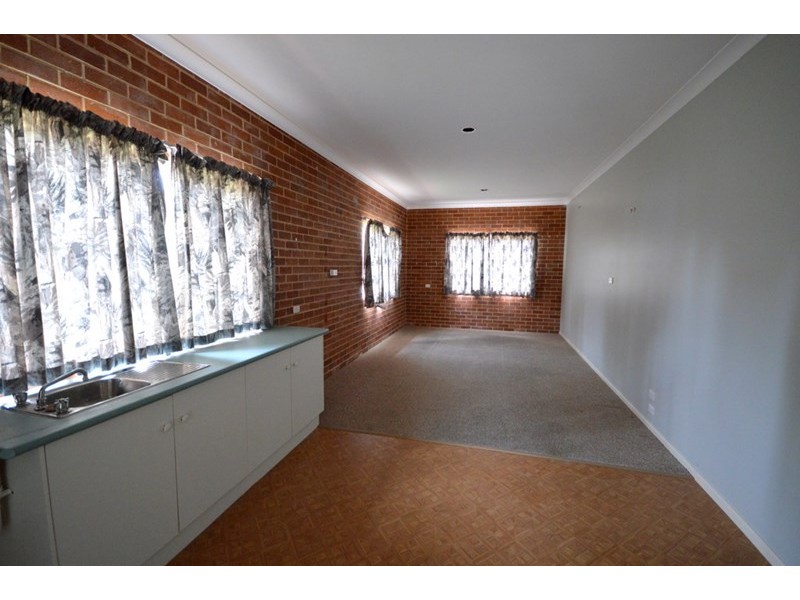 1 Appian Way, Cowra NSW 2794