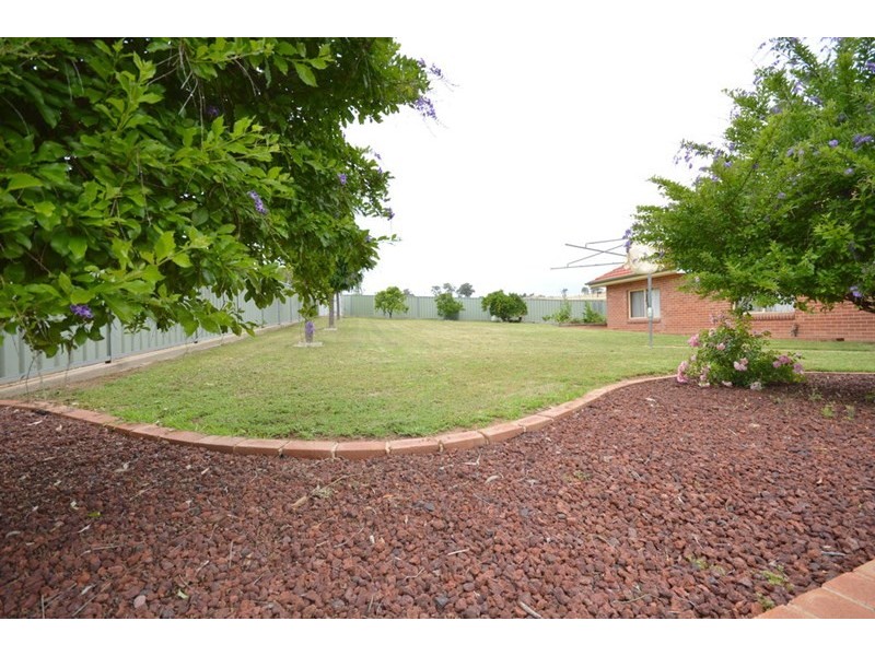 1 Appian Way, Cowra NSW 2794