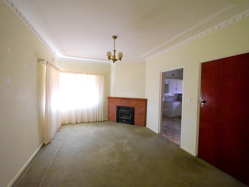 84 Macquarie Street, Cowra NSW 2794