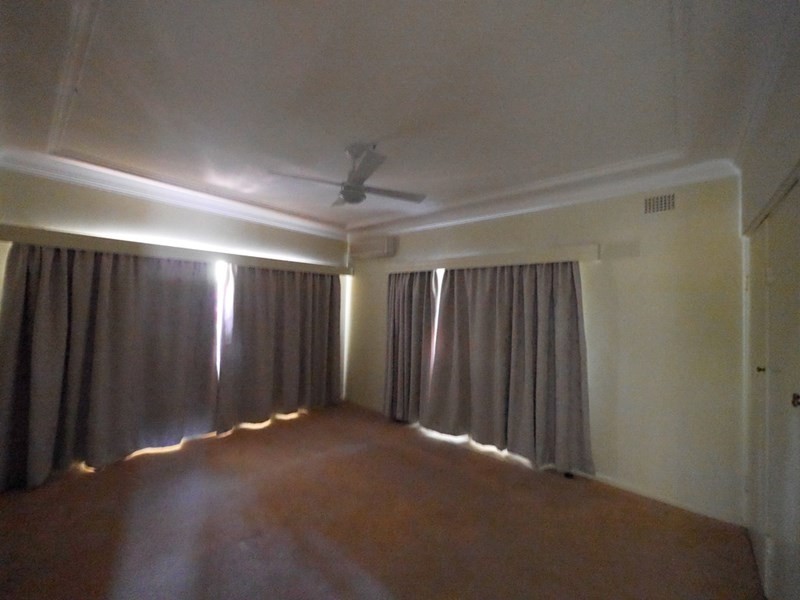 84 Macquarie Street, Cowra NSW 2794