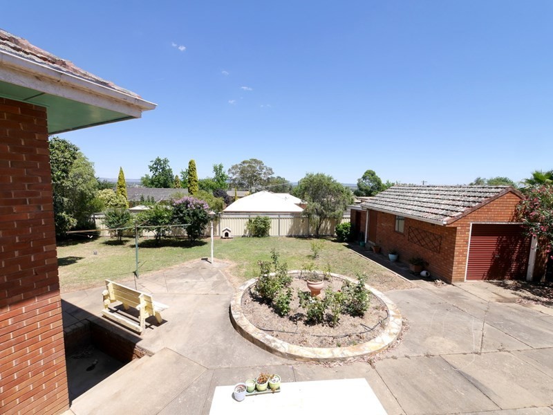 84 Macquarie Street, Cowra NSW 2794