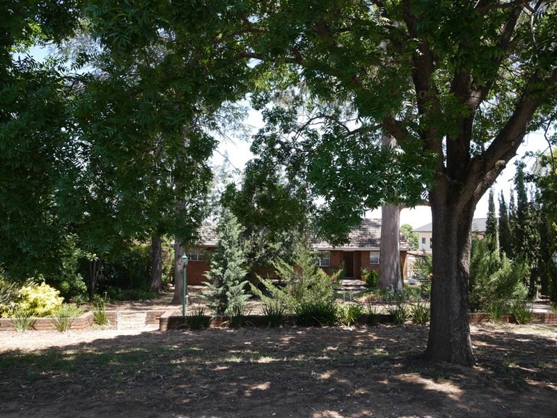 84 Macquarie Street, Cowra NSW 2794