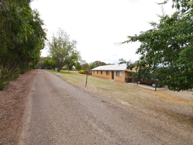 151 Willawong Street, Young NSW 2594