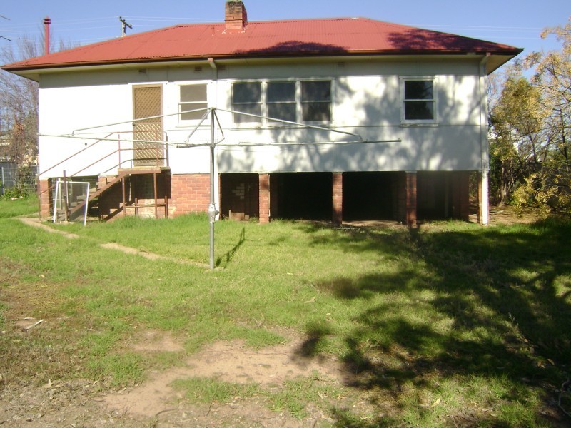 6 South Street, Grenfell NSW 2810