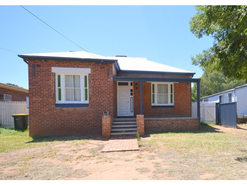 31 Nelson Street, Cowra NSW 2794