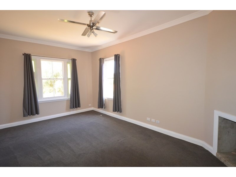 31 Nelson Street, Cowra NSW 2794