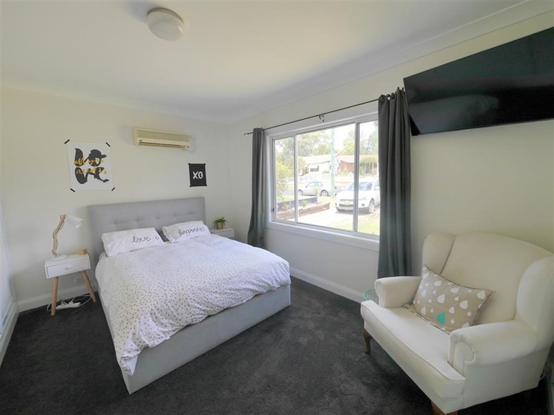 10 Whitby Street, Cowra NSW 2794