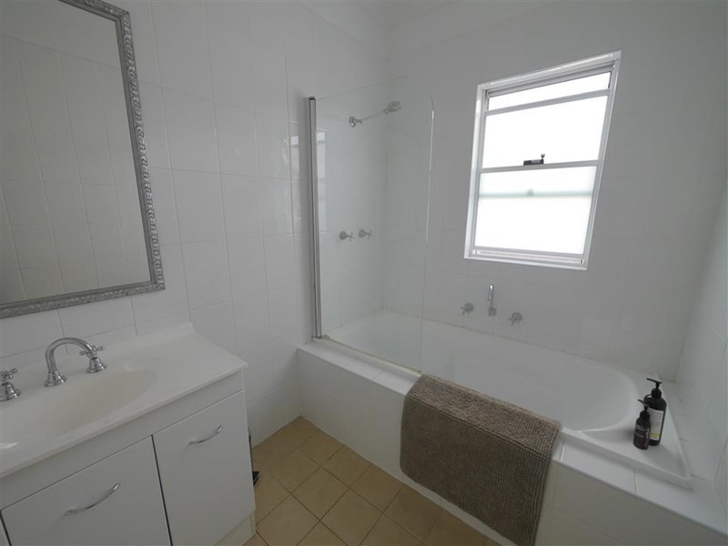 10 Whitby Street, Cowra NSW 2794