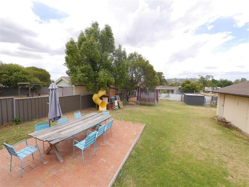 10 Whitby Street, Cowra NSW 2794