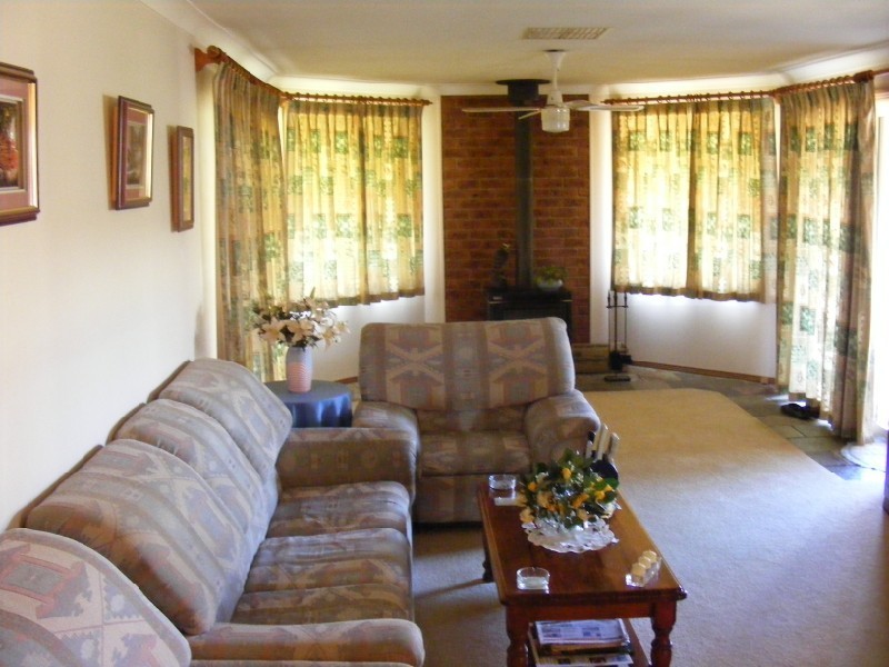 34 Gower Hardy Circuit, Cowra NSW 2794