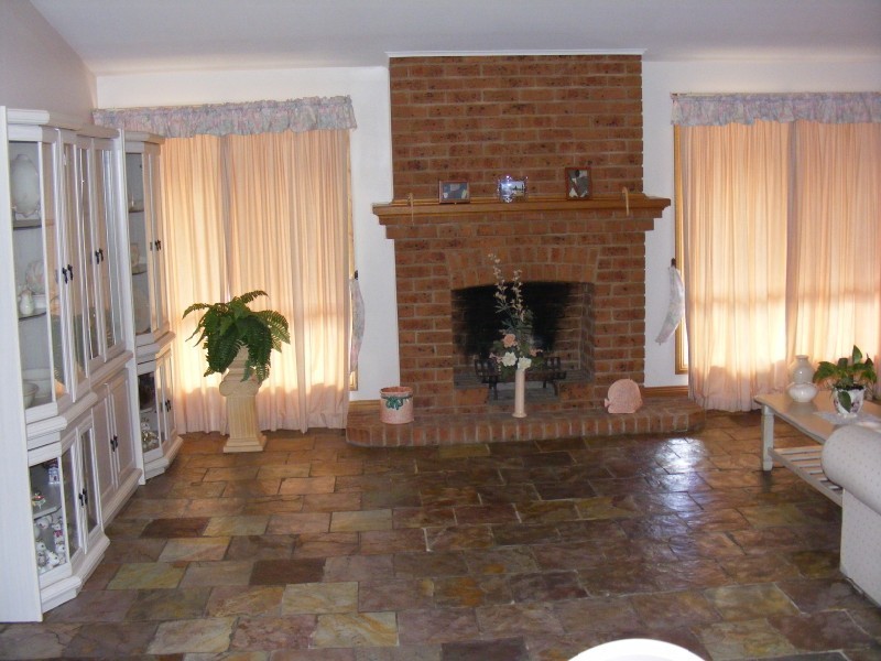 34 Gower Hardy Circuit, Cowra NSW 2794